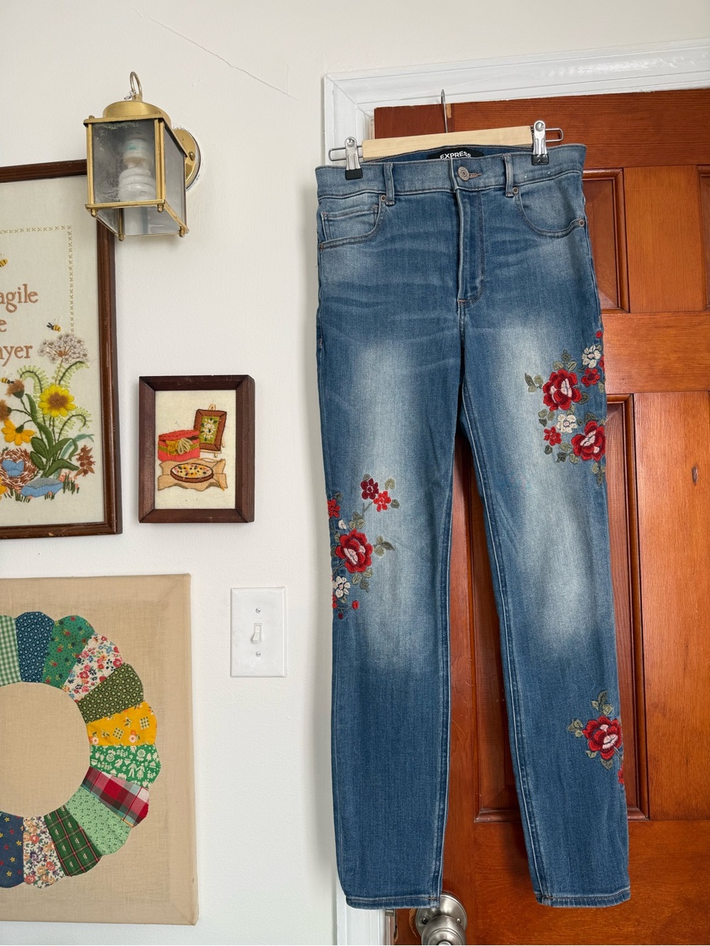 Floral Embroidered Women’s Jeans
